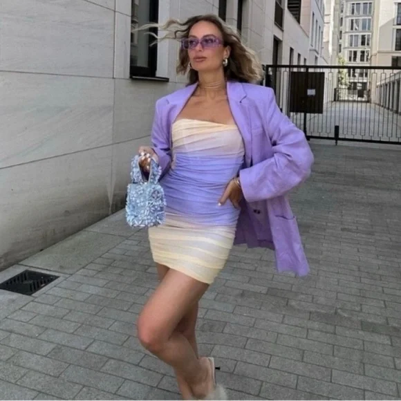 Elegant Strapless Gradient Dress - Picture 11 of 11